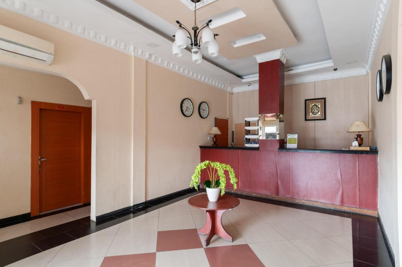 Urbanview Hotel Syariah Residence Medan By Reddoorz Extérieur photo